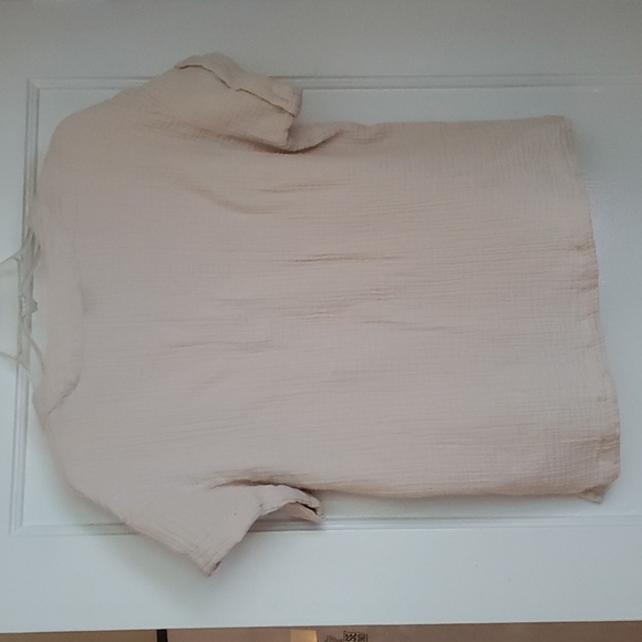 Wonderbody lightweight cotton v-neck short sleeve blouse - Picture 6 of 12